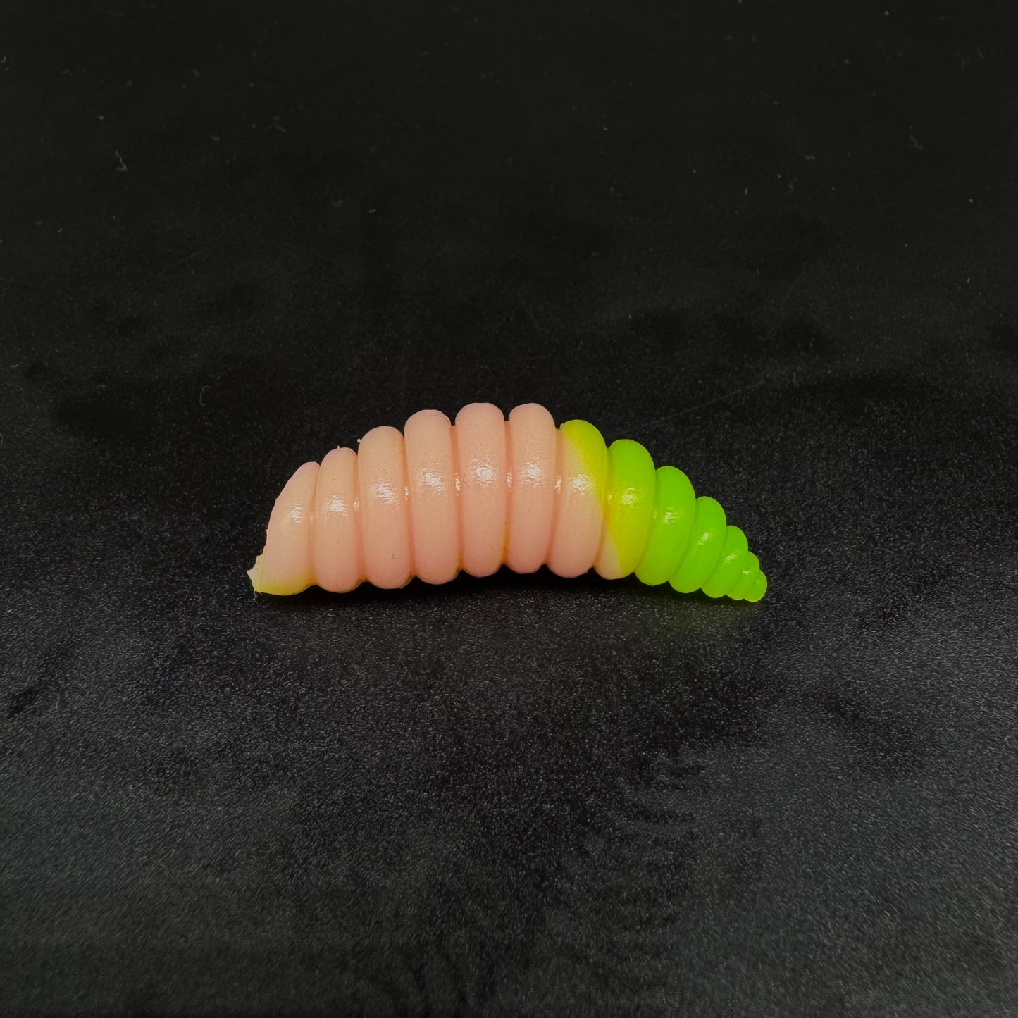 Larva XL (color:Light Salmon+Chartreuse UV)