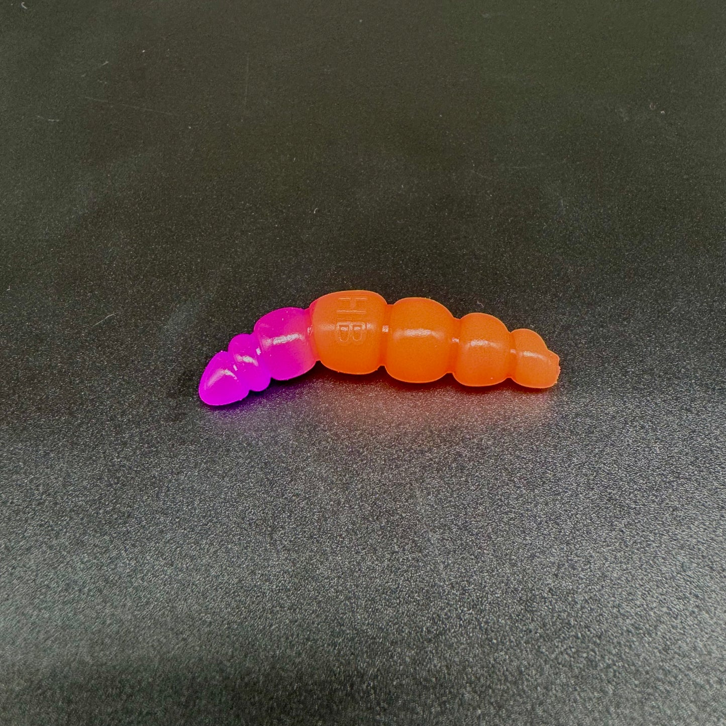 Larva Apod 43mm (color:Orange UV+Violet UV)