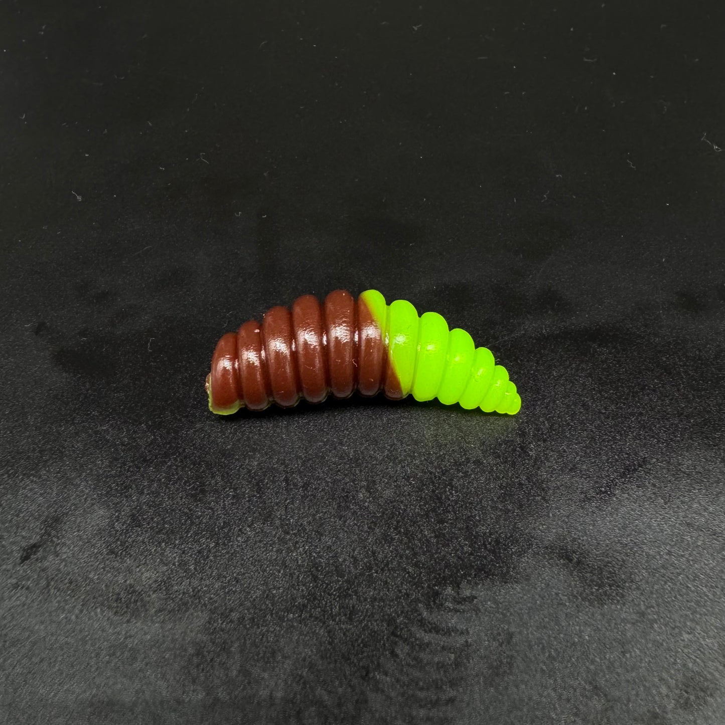 Larva XL (color:Dark Chocolate+Chartreuse UV)
