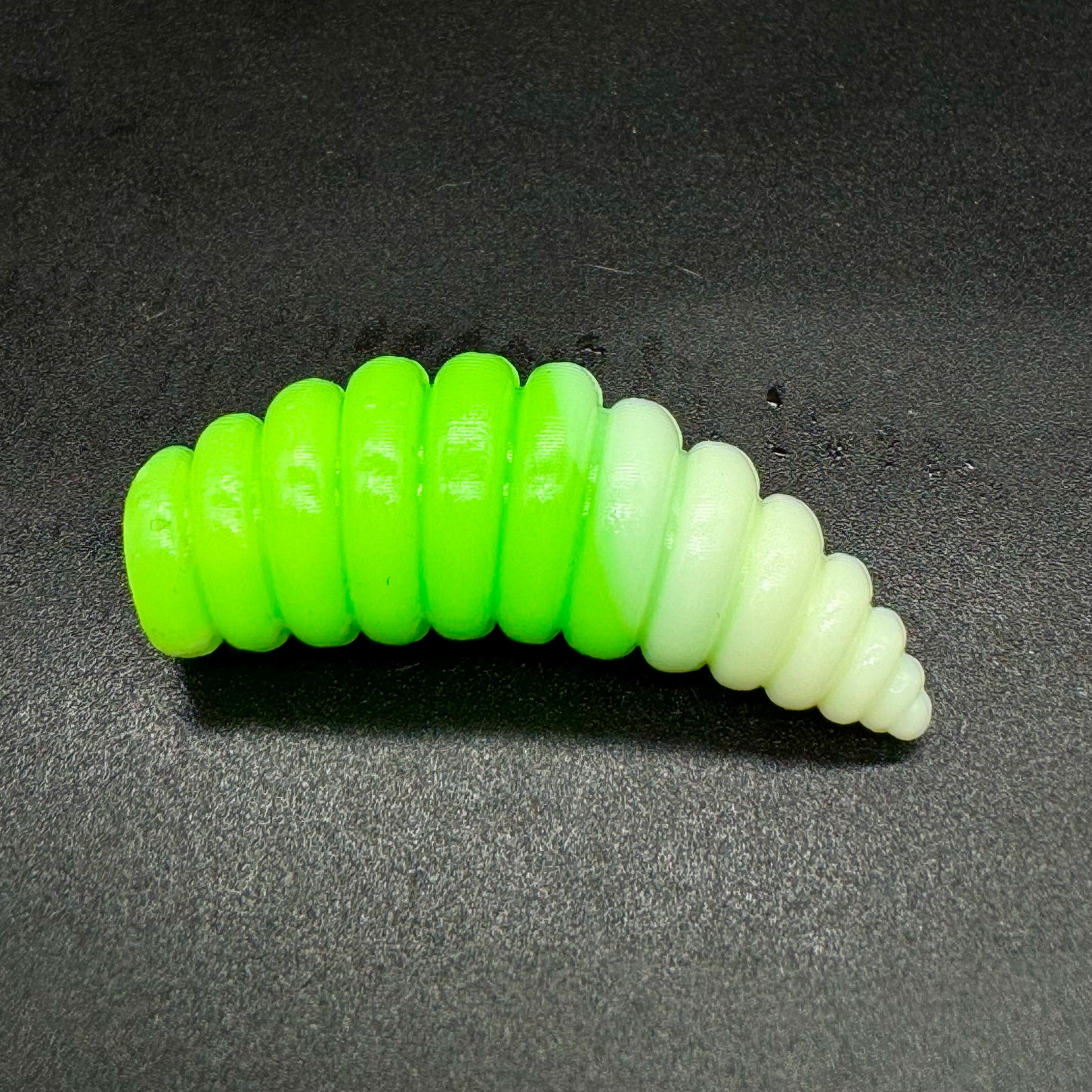 Larva XL 37mm (color:Chartreuse UV+White)