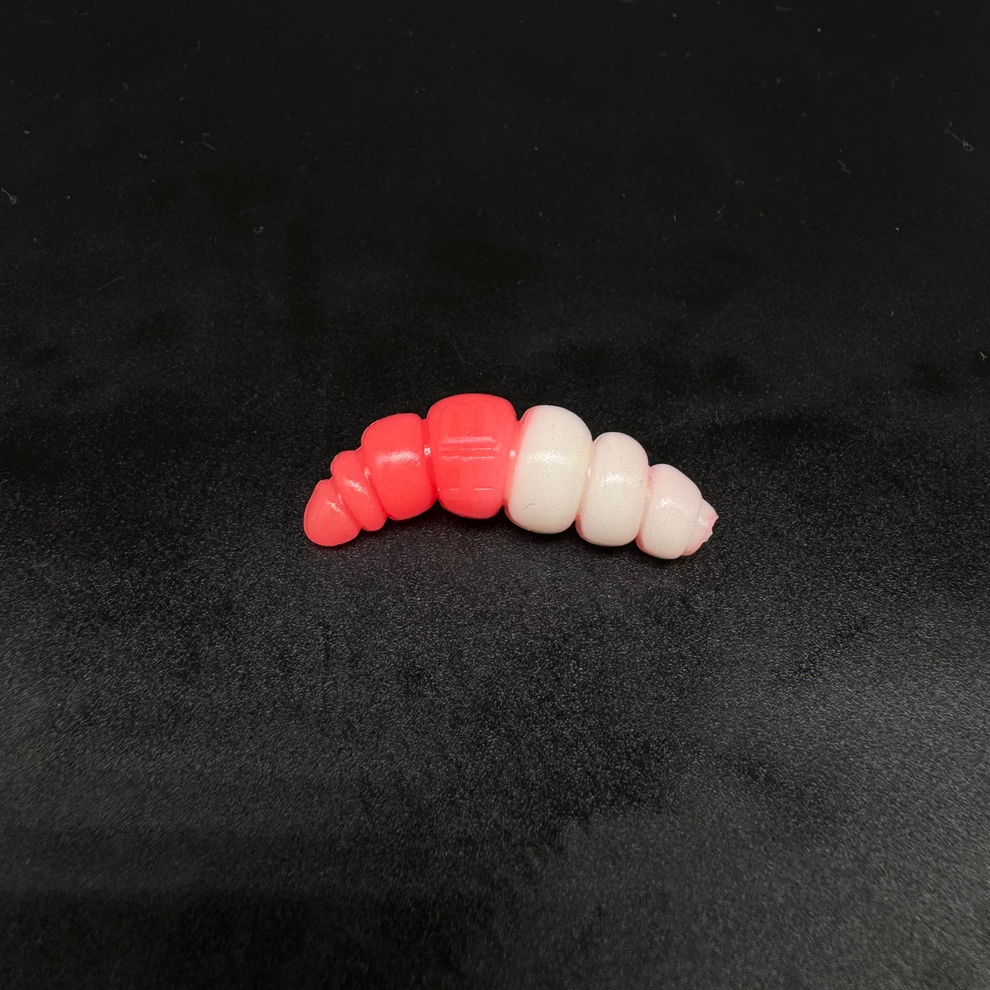 Larva Apod FAT 32mm (color:White+Japanes Red UV)