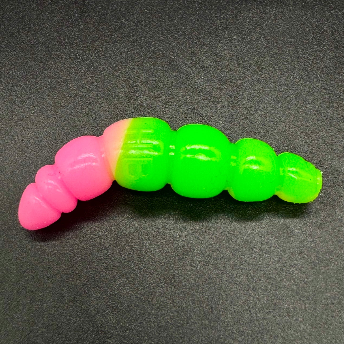Larva Apod 43mm (color:Chartreuse UV+Baby Pink UV)