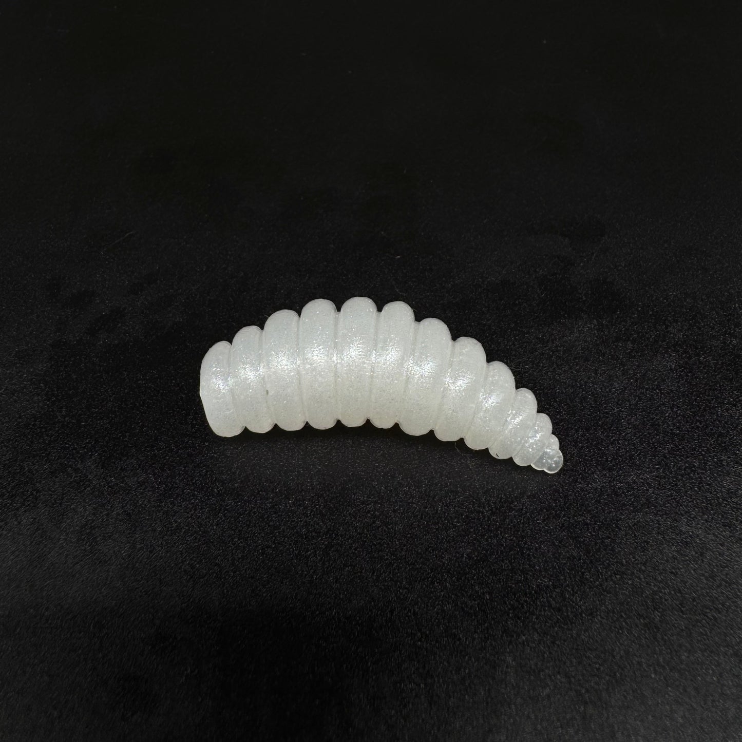 Larva XL 37mm (color:Silver Pearl)
