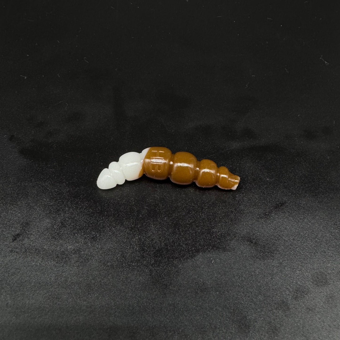 Larva Apod 37mm (color:GreenPumkin+Chartreuse UV)