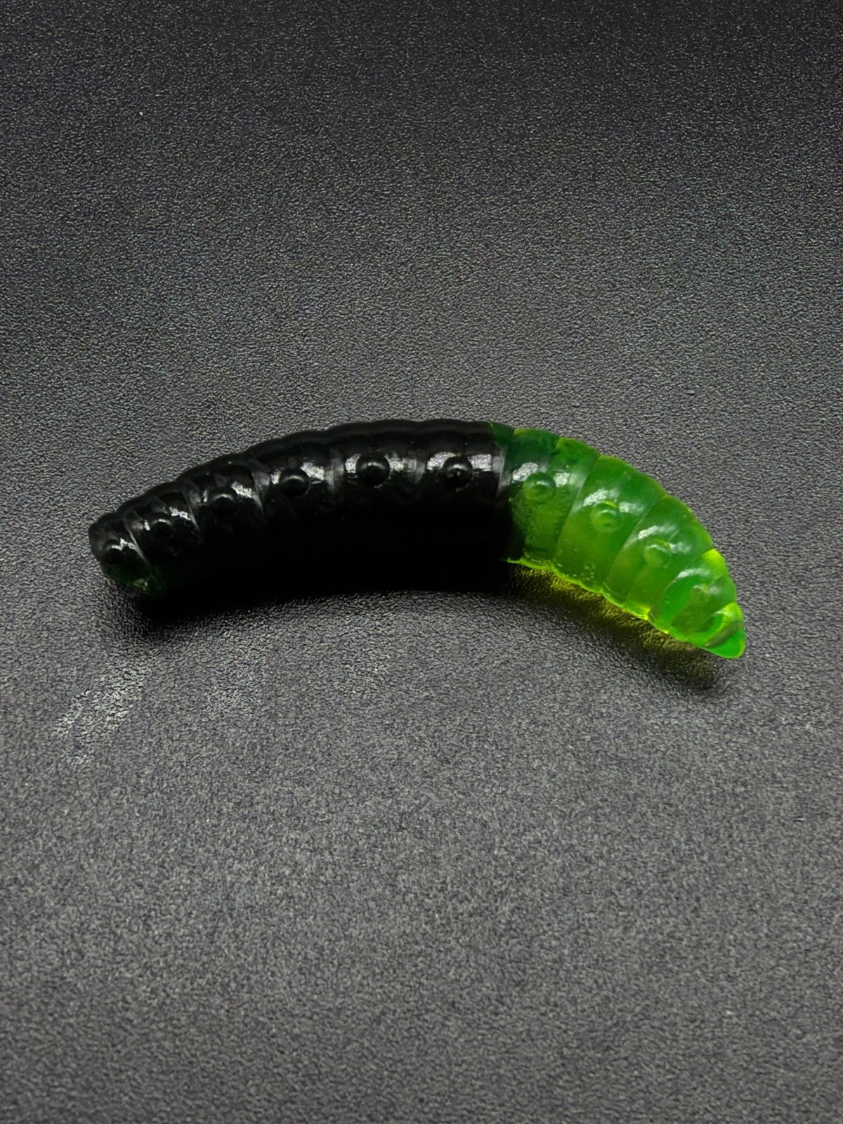 Larva Grub 35mm color: (027+012 UV) 9 pcs/pack - Harmony Baits
