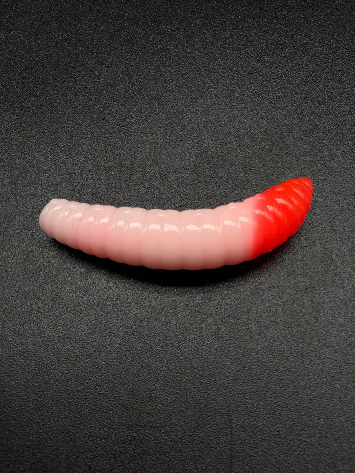 Larva Grub 40mm color: (001+ special RED UV) 9 pcs/pack - Harmony Baits