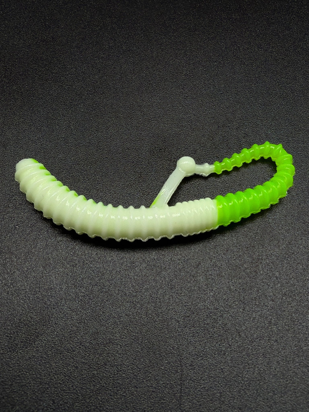 Zig-Zag worm color:(001+013 UV) 7 pcs/pack - Harmony Baits