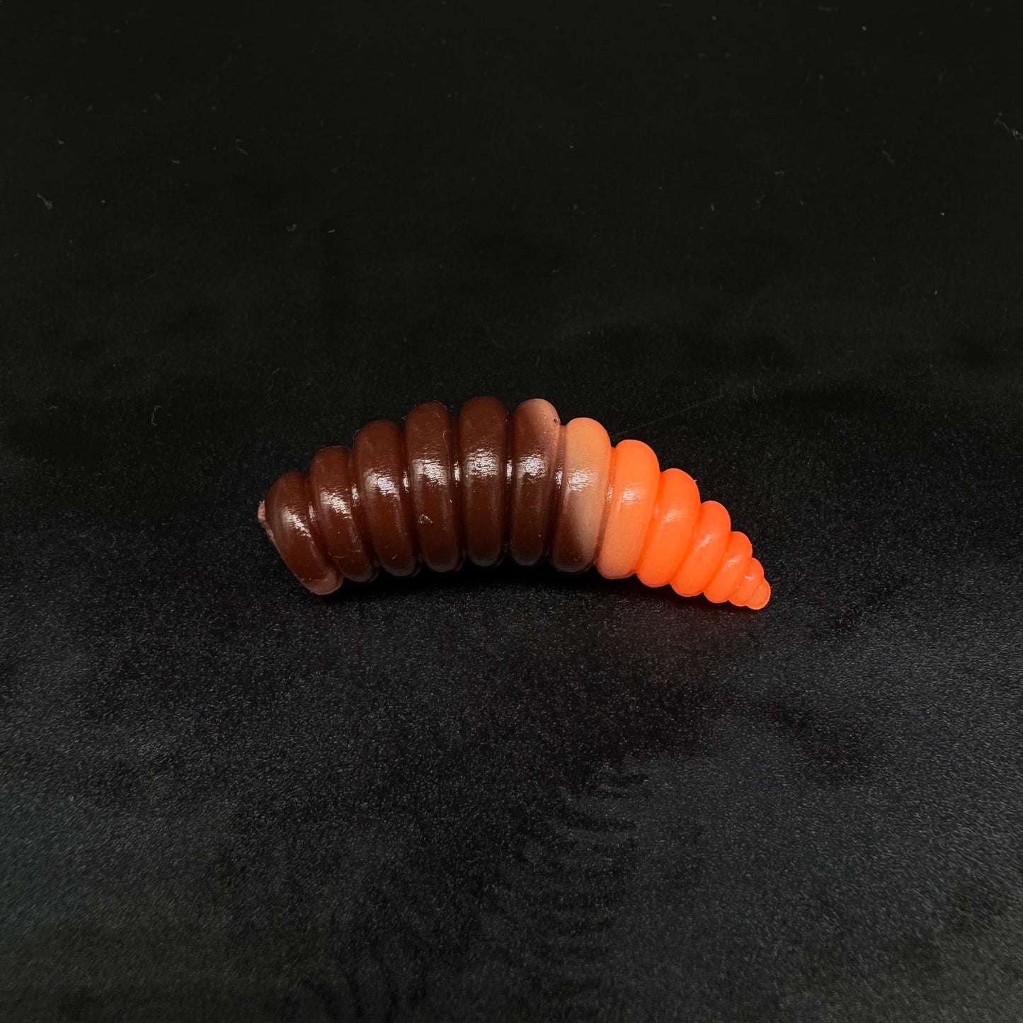 Larva XL (color:Dark Chocolate+Orange UV)