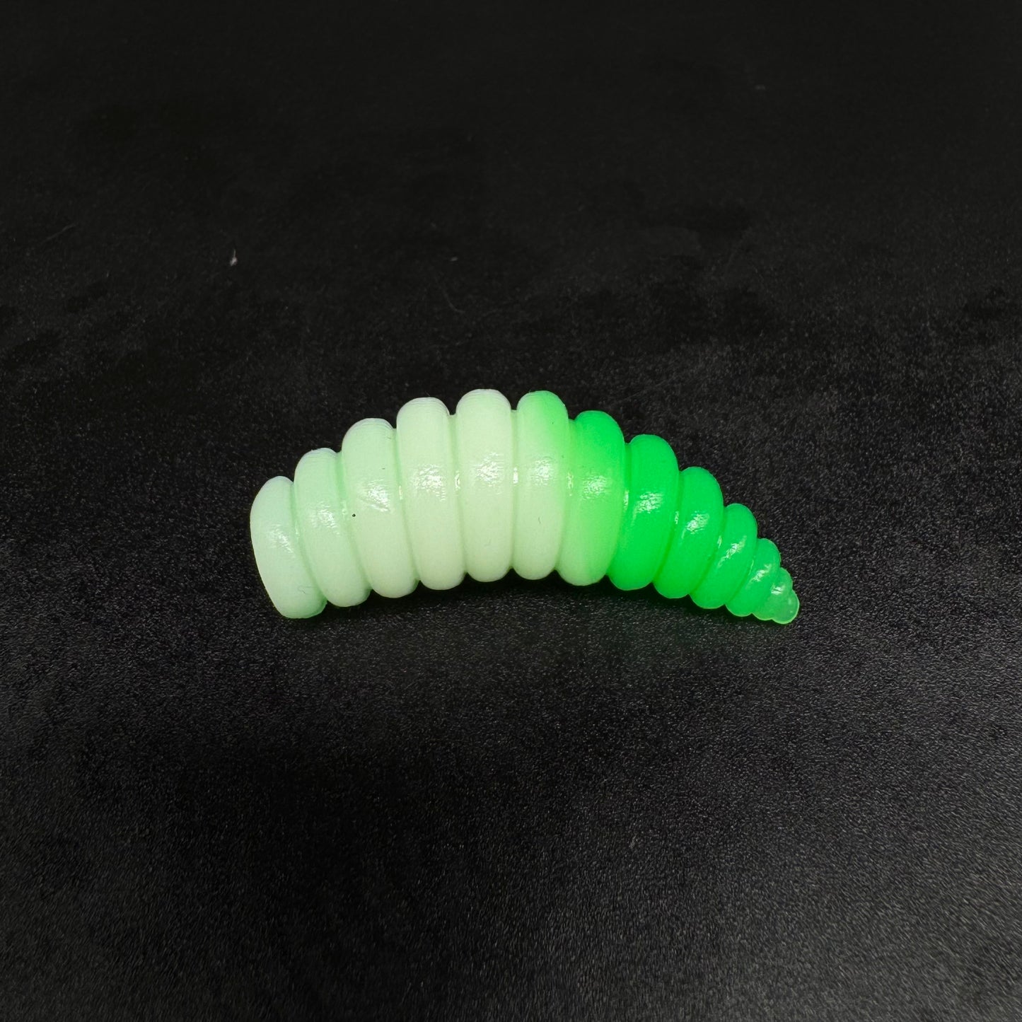 Larva XL 37mm (color:White+Green UV)