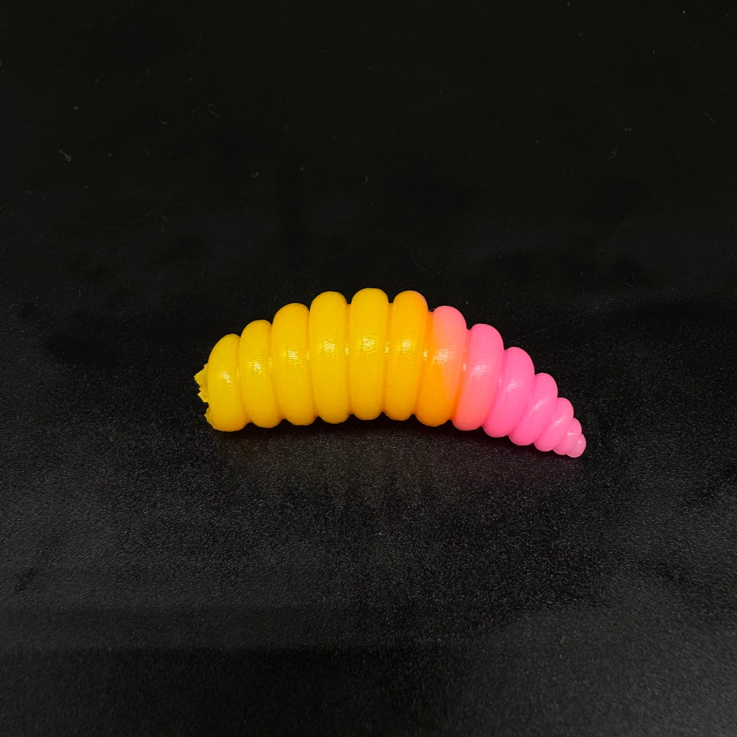 Larva XL (Yellow+Baby Pink UV)