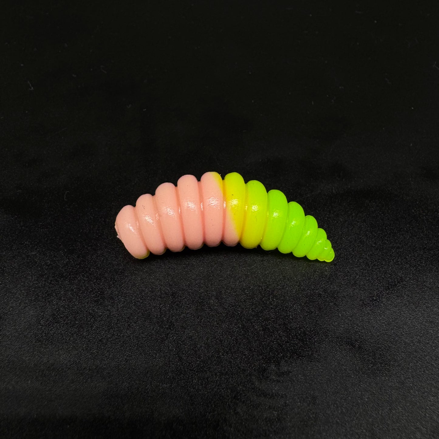 Larva XL (color:Salmon+Chartreuse UV)