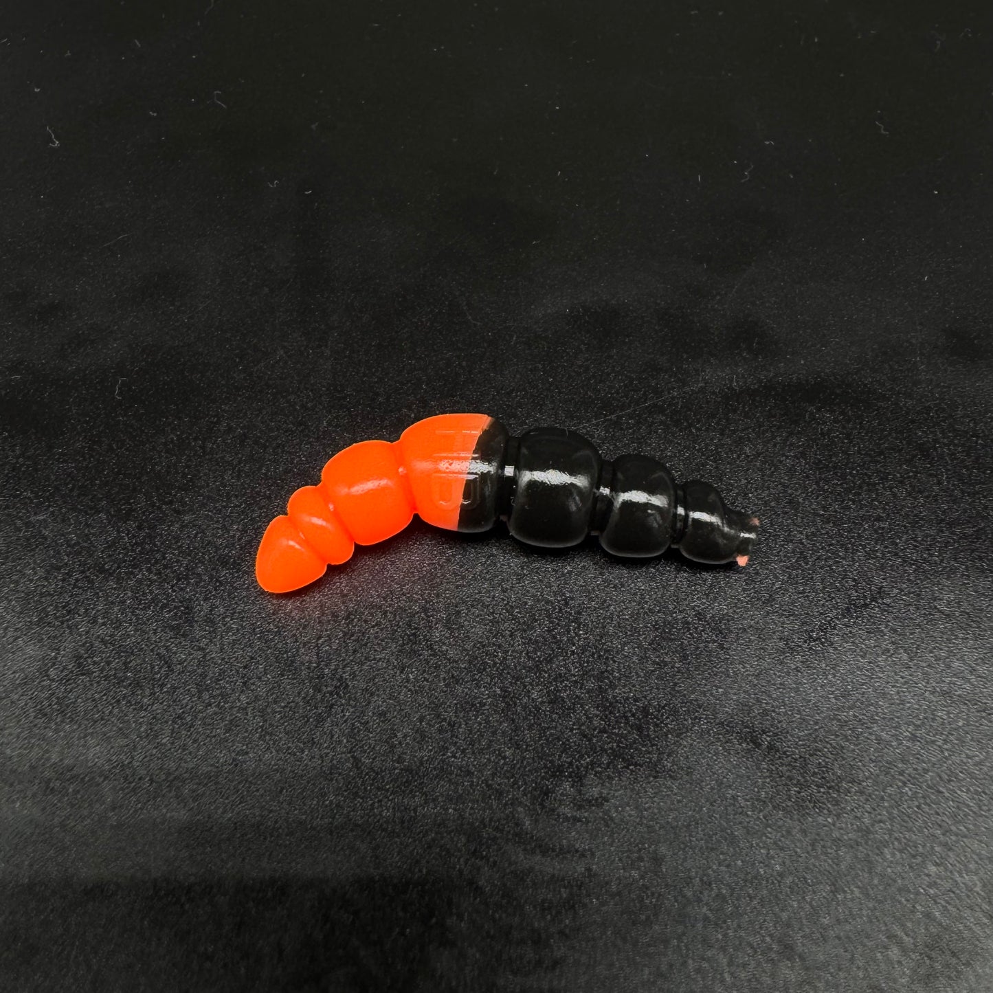 Larva Apod 37mm (color:Black+Orange UV)