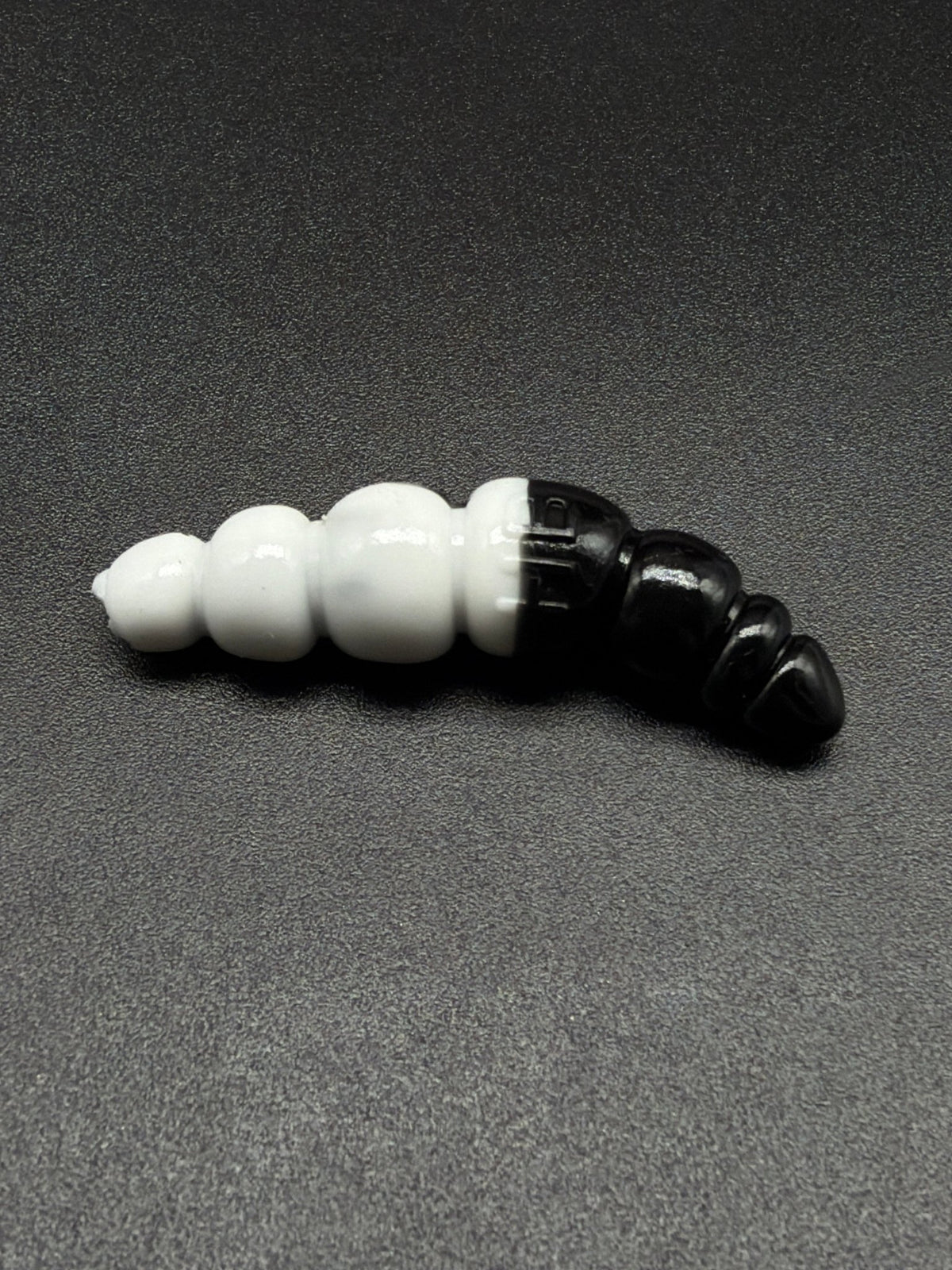 Larva Apod 37mm color: (001+027) 9 pcs/pack - Harmony Baits