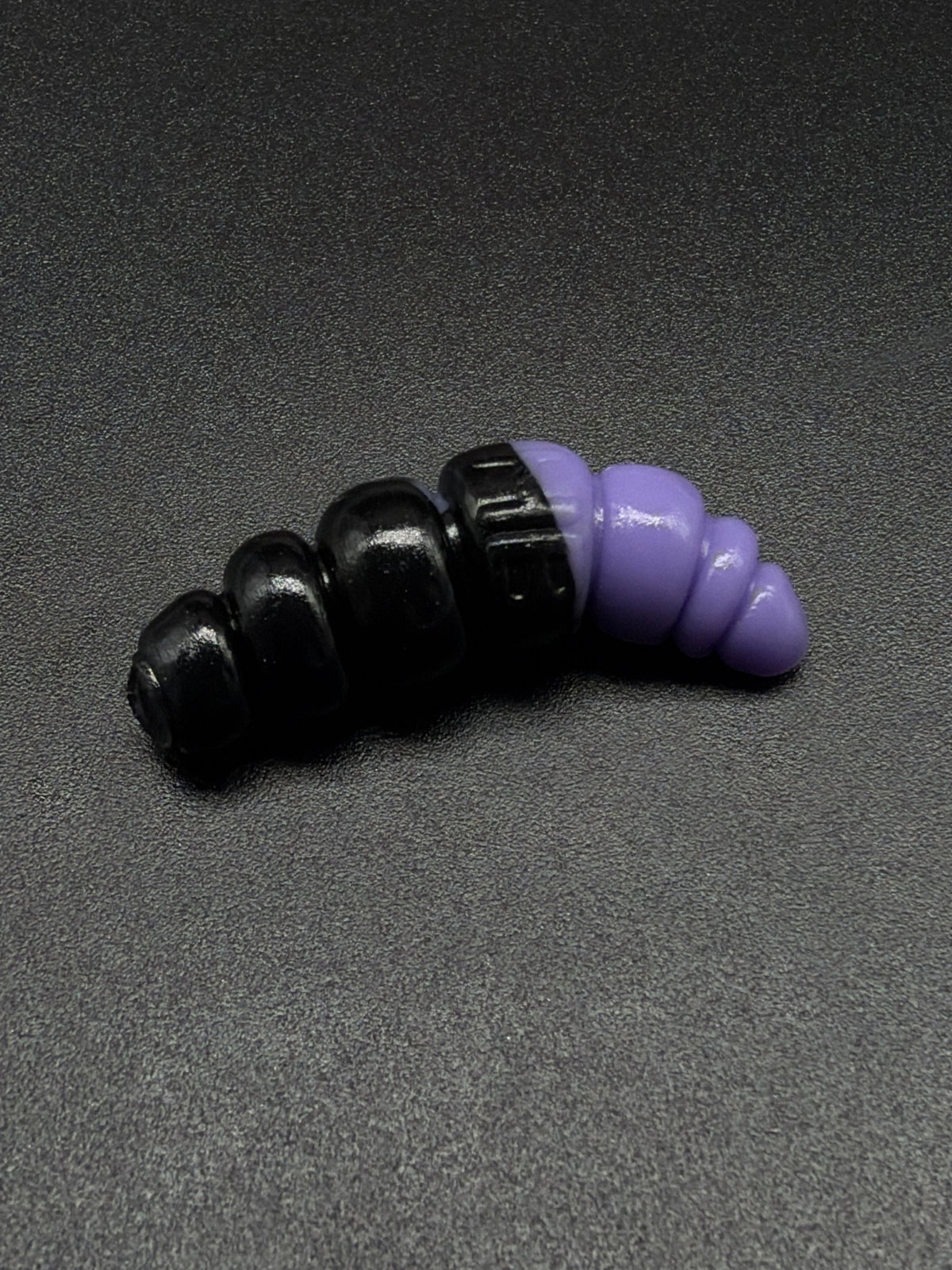 Larva Apod FAT 32mm color: (027+025) 9 pcs/pack - Harmony Baits