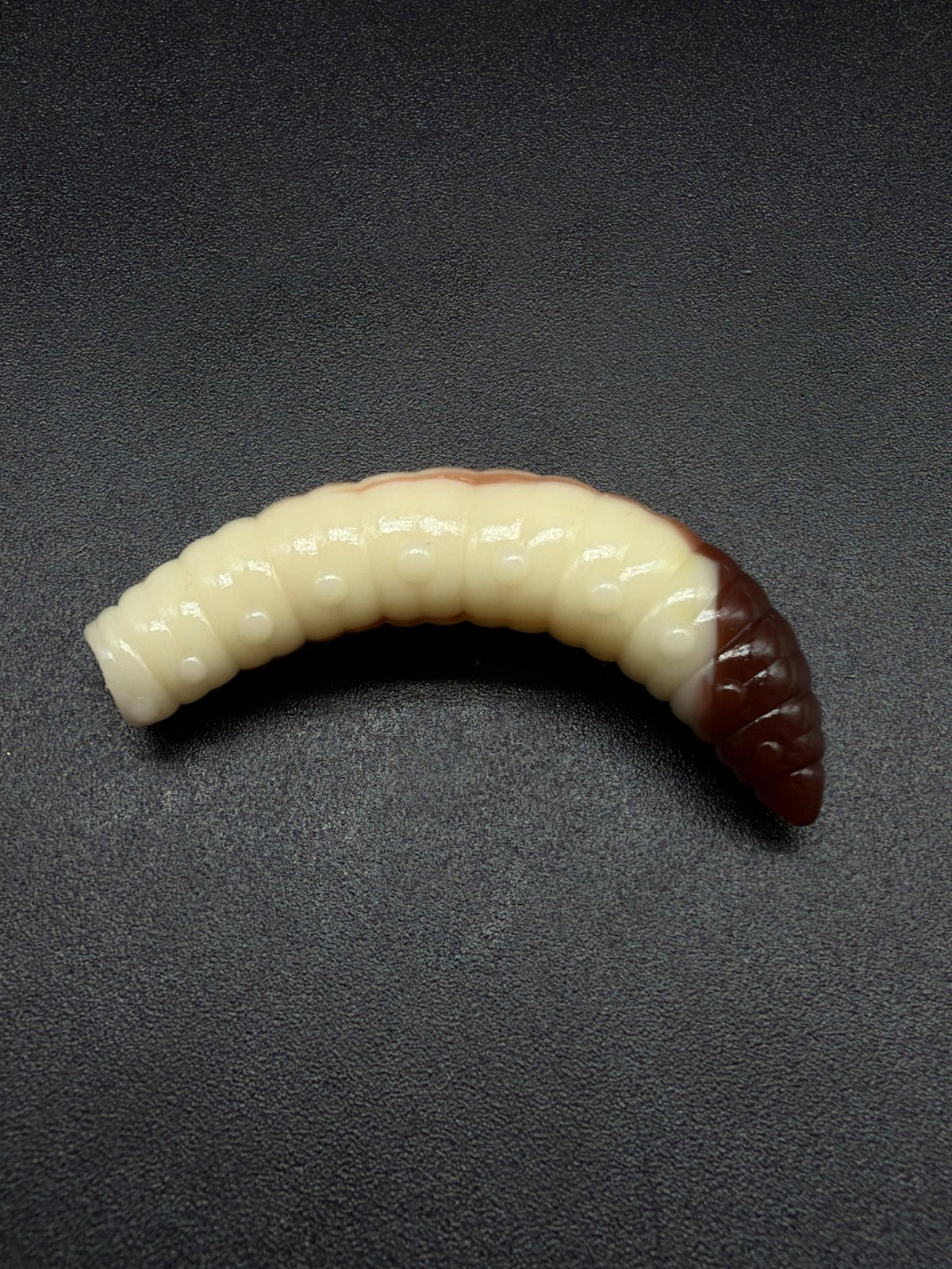 Larva Grub 40mm color: (002+024) 9 pcs/pack - Harmony Baits